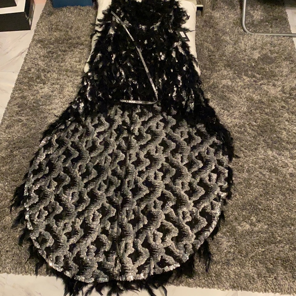 Gown/high low self lined tube back zipper